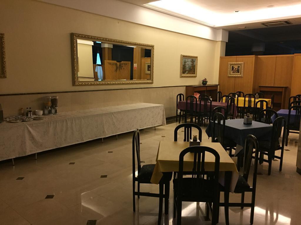 Hotel Ciudad De Фуэнлабрада Экстерьер фото