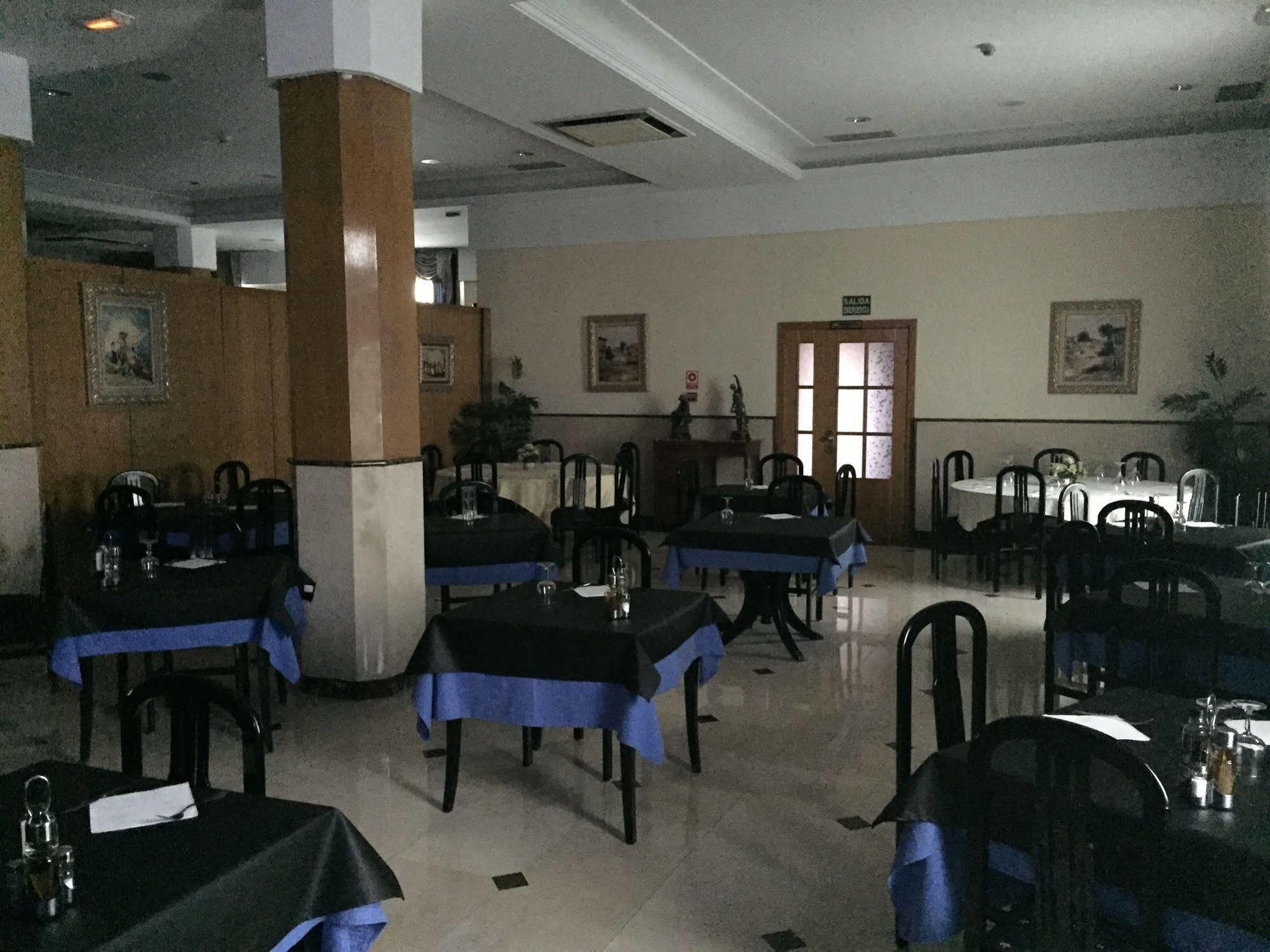 Hotel Ciudad De Фуэнлабрада Экстерьер фото