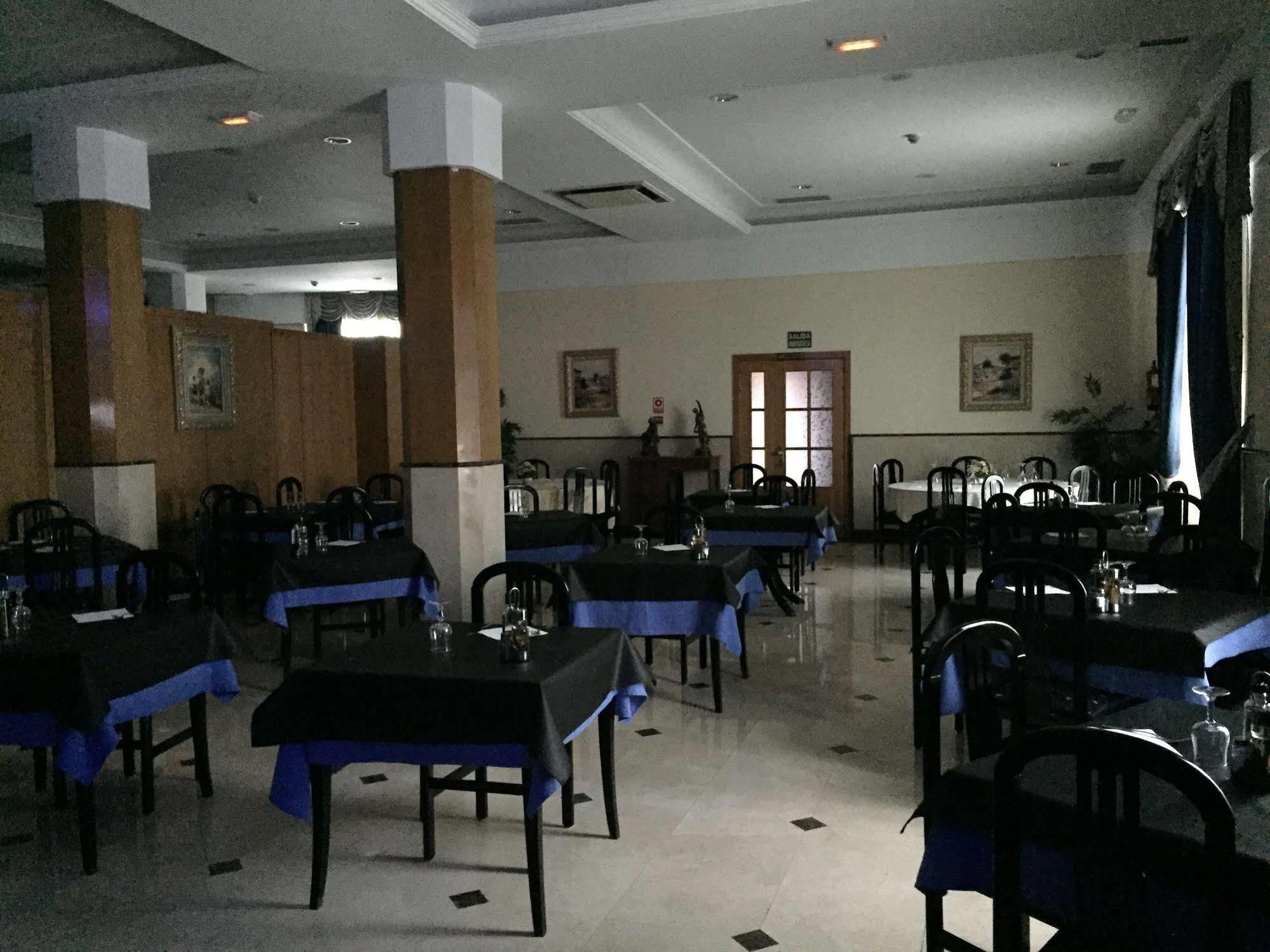 Hotel Ciudad De Фуэнлабрада Экстерьер фото