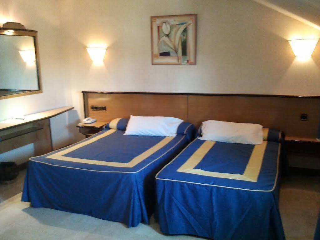 Hotel Ciudad De Фуэнлабрада Экстерьер фото