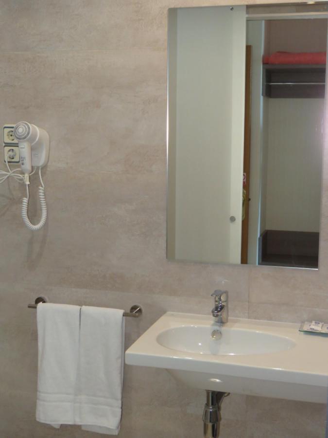 Hotel Ciudad De Фуэнлабрада Экстерьер фото